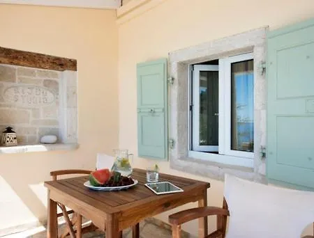 וילה Bijou Studio Beachfront, Nissaki, Kaminaki Beach *